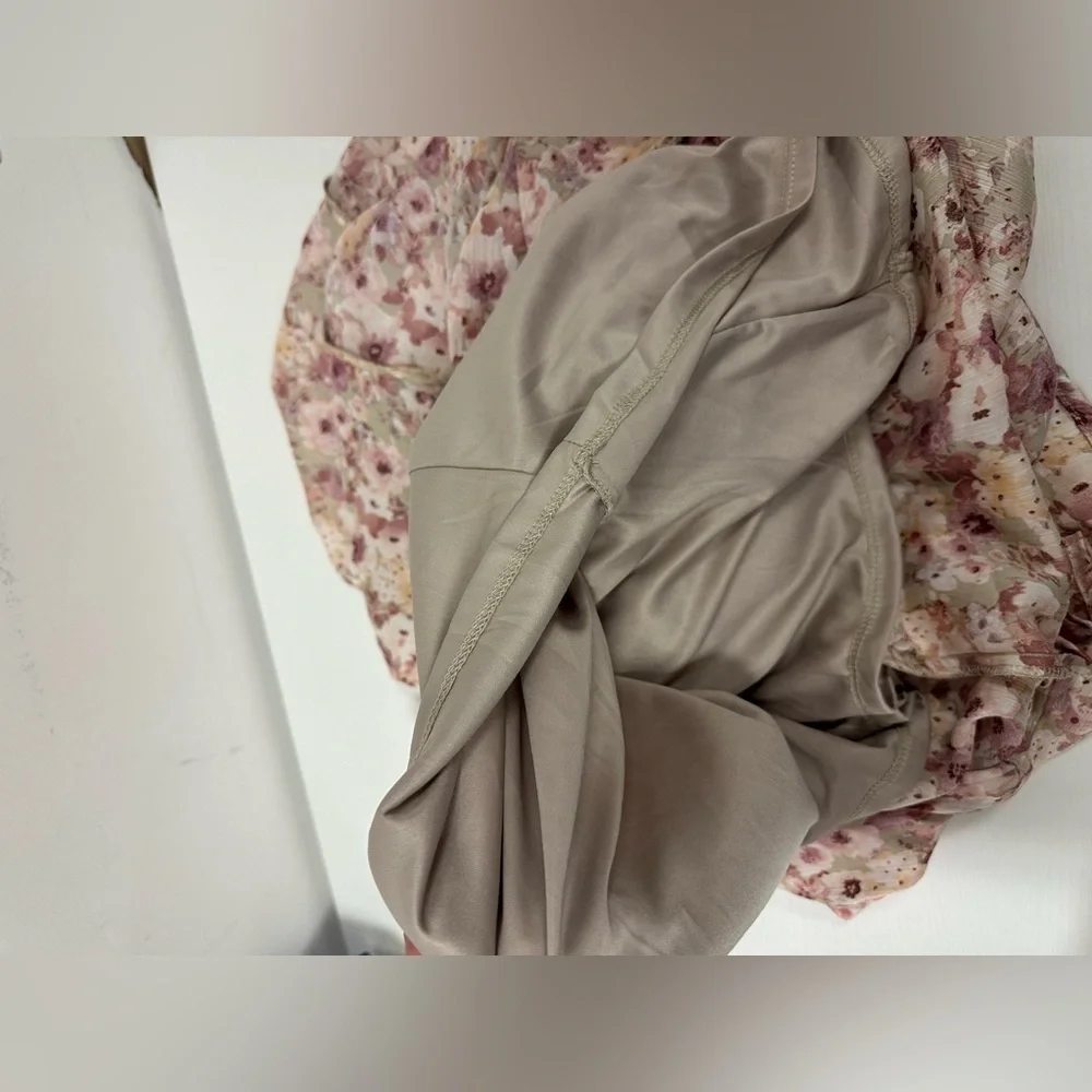 Lush Floral Midi Long Sleeve Dress NWT - Picture 13 of 14